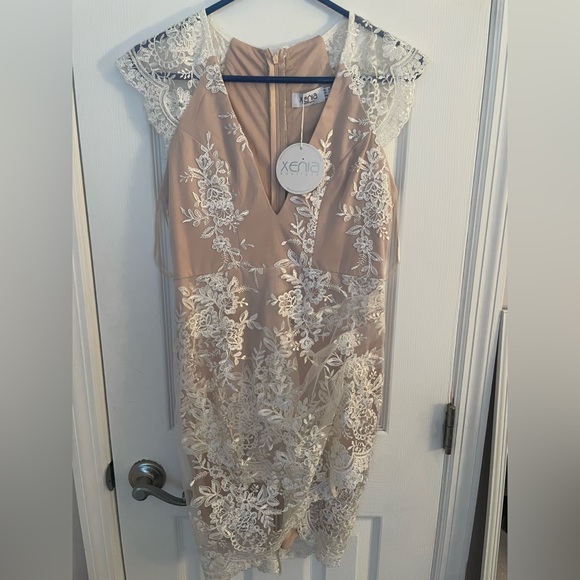 Xenia Boutique Lace Dress - Picture 1 of 3